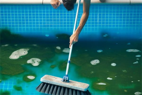 Manual pool cleaning